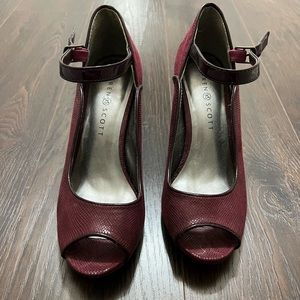 Karen Scott Maroon/Burgundy Heels